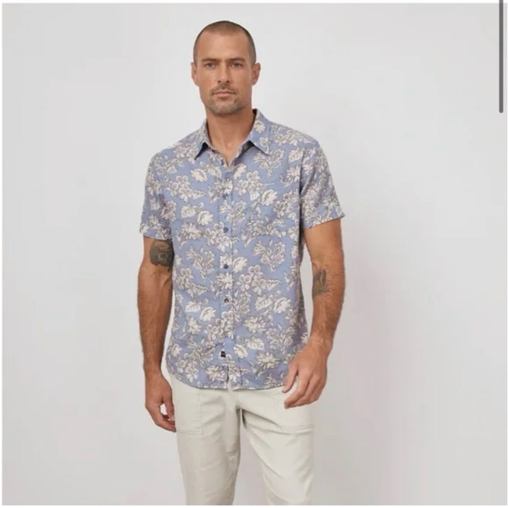 Rails Carson shirt in Rustic Flowers Short-Sleeve Button-Down Shirt